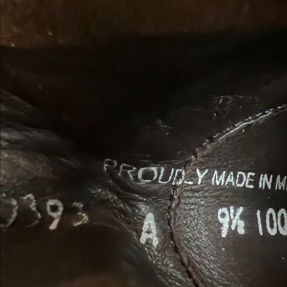 Plane Boots whitewashed tan with distressing ankle bootie w short heel - Picture 7 of 7